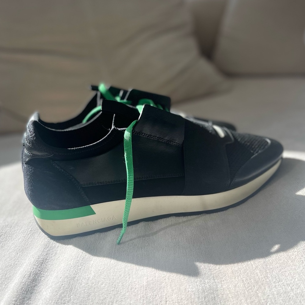 Authentic Men’s Balenciaga Race Runner Sneakers